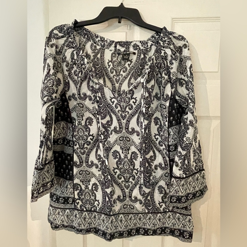 Lucky Brand Boho Black and White Paisley Top/Blouse with a Tie Neck